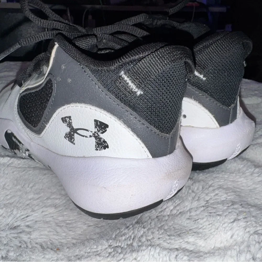 Under Armour Lockdown 6 basketball shoes Size 3.5Y